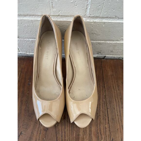 Vintage 90s Nine West Nude Patin Leather Peep Toe 3" Heel Pump Size 8.5M - Picture 7 of 10